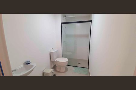 Banheiro de apartamento para alugar com 1 quarto, 24m² em Vila Butantã, São Paulo