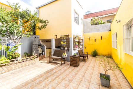 Casa à venda com 176m², 3 quartos e 2 vagas Casa à venda com 176m², 3 quartos e 2 vagasQuintal