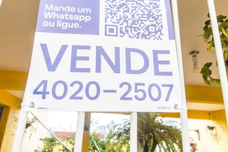 Casa à venda com 176m², 3 quartos e 2 vagas Casa à venda com 176m², 3 quartos e 2 vagasVista da Rua