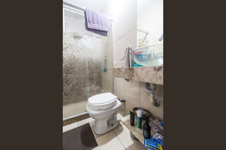 Casa à venda com 176m², 3 quartos e 2 vagas Casa à venda com 176m², 3 quartos e 2 vagasBanheiro 2