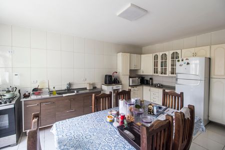 Casa à venda com 176m², 3 quartos e 2 vagas Casa à venda com 176m², 3 quartos e 2 vagasCozinha