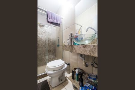 Casa à venda com 176m², 3 quartos e 2 vagas Casa à venda com 176m², 3 quartos e 2 vagasBanheiro 2