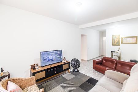 Casa à venda com 176m², 3 quartos e 2 vagas Casa à venda com 176m², 3 quartos e 2 vagasSala