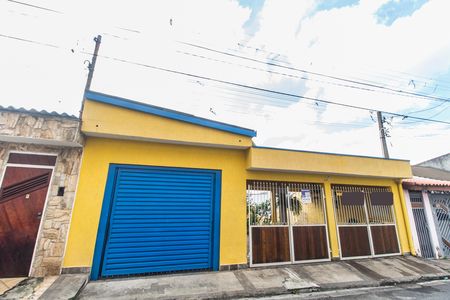 Casa à venda com 176m², 3 quartos e 2 vagas Casa à venda com 176m², 3 quartos e 2 vagasVista da Rua