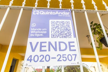 Casa à venda com 176m², 3 quartos e 2 vagas Casa à venda com 176m², 3 quartos e 2 vagasVista da Rua