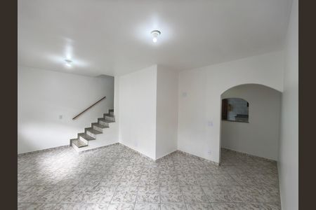 Sala de casa de condomínio para alugar com 3 quartos, 350m² em Taquara, Rio de Janeiro