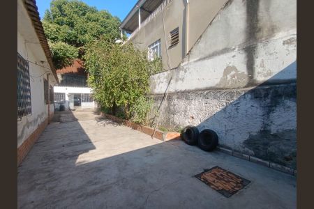 Casa para alugar com 101m², 3 quartos e 4 vagasQuintal