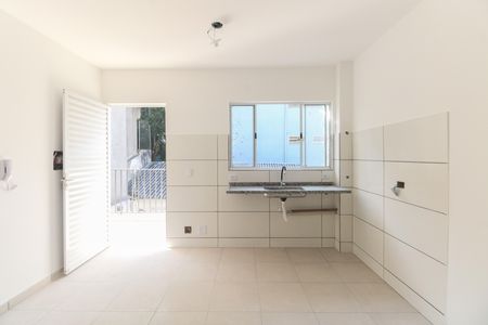 Sala e Cozinha  de apartamento para alugar com 1 quarto, 32m² em Penha de França, São Paulo