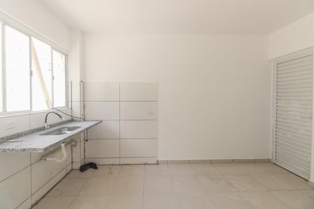 Sala e Cozinha  de apartamento para alugar com 1 quarto, 32m² em Penha de França, São Paulo