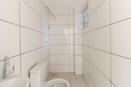 Banheiro de apartamento para alugar com 1 quarto, 32m² em Penha de França, São Paulo
