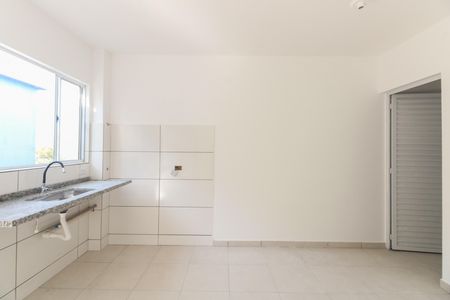 Sala e Cozinha de apartamento para alugar com 1 quarto, 32m² em Penha de França, São Paulo