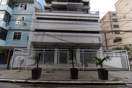 Apartamento à venda com 102m², 3 quartos e 1 vaga Apartamento à venda com 102m², 3 quartos e 1 vagaFachada