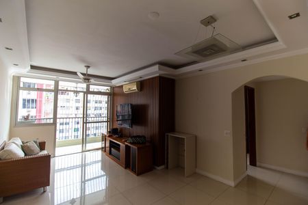 Apartamento à venda com 102m², 3 quartos e 1 vaga Apartamento à venda com 102m², 3 quartos e 1 vagaSala