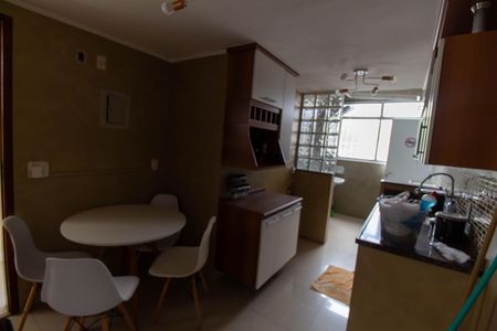 Apartamento à venda com 102m², 3 quartos e 1 vaga Apartamento à venda com 102m², 3 quartos e 1 vagaCozinha e Área de Serviço