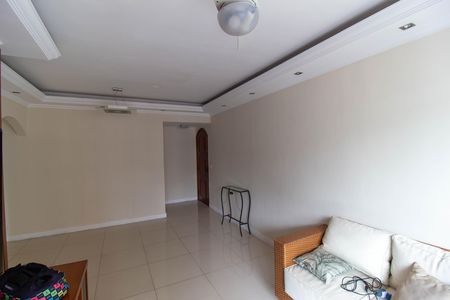 Apartamento à venda com 102m², 3 quartos e 1 vaga Apartamento à venda com 102m², 3 quartos e 1 vagaSala