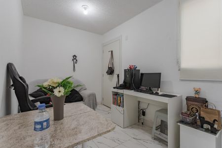 Sala de apartamento para alugar com 2 quartos, 38m² em Rubem Berta, Porto Alegre