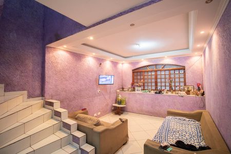 SALA DE ESTAR de casa à venda com 3 quartos, 300m² em Vila Vitorio Mazzei, São Paulo