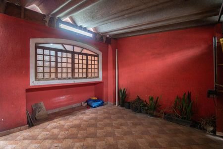 GARAGEM de casa para alugar com 3 quartos, 300m² em Vila Vitorio Mazzei, São Paulo