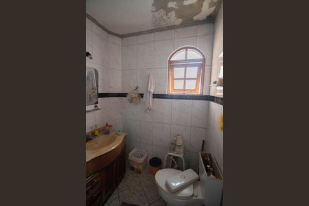 Casa para alugar com 300m², 3 quartos e 1 vaga Casa para alugar com 300m², 3 quartos e 1 vagaBANHEIRO SOCIAL