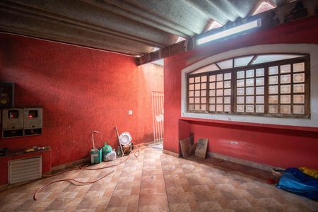 GARAGEM de casa para alugar com 3 quartos, 300m² em Vila Vitorio Mazzei, São Paulo