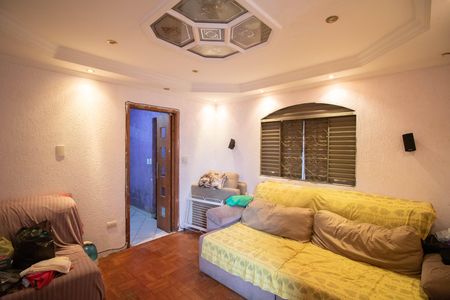SALA DE TV de casa à venda com 3 quartos, 300m² em Vila Vitorio Mazzei, São Paulo