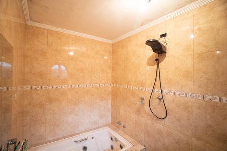 Casa para alugar com 300m², 3 quartos e 1 vaga Casa para alugar com 300m², 3 quartos e 1 vagaBANHEIRO DA SUÍTE 3