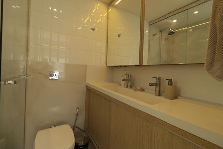 Apartamento à venda com 108m², 3 quartos e 2 vagasBanheiro da Suíte