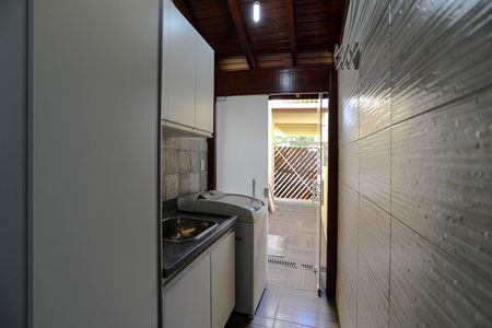Área de Serviço de casa para alugar com 3 quartos, 116m² em Jardim Nathalie, Mogi das Cruzes