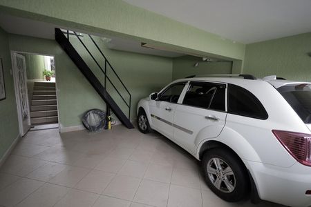 Casa à venda com 226m², 4 quartos e 2 vagas Casa à venda com 226m², 4 quartos e 2 vagasGaragem