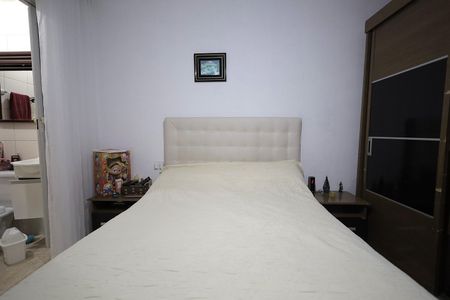 Casa à venda com 226m², 4 quartos e 2 vagas Casa à venda com 226m², 4 quartos e 2 vagasQuarto Suíte