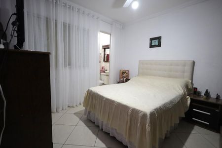 Casa à venda com 226m², 4 quartos e 2 vagas Casa à venda com 226m², 4 quartos e 2 vagasQuarto Suíte