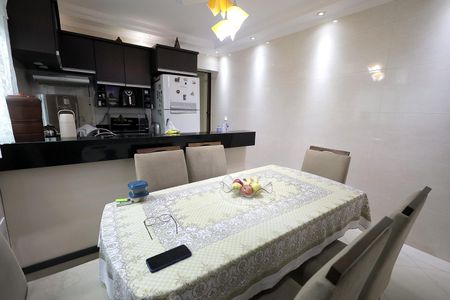 Casa à venda com 226m², 4 quartos e 2 vagas Casa à venda com 226m², 4 quartos e 2 vagasCozinha