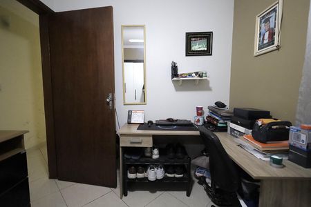 Casa à venda com 226m², 4 quartos e 2 vagas Casa à venda com 226m², 4 quartos e 2 vagasQuarto 2