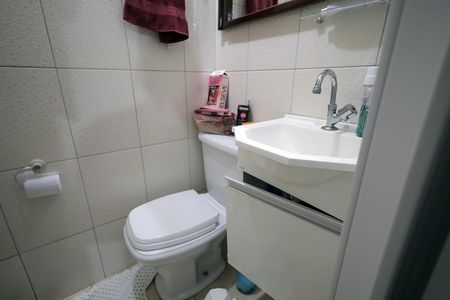 Casa à venda com 226m², 4 quartos e 2 vagas Casa à venda com 226m², 4 quartos e 2 vagasBanheiro Suíte