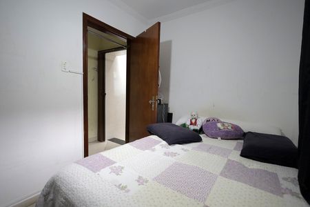 Casa à venda com 226m², 4 quartos e 2 vagas Casa à venda com 226m², 4 quartos e 2 vagasQuarto 1