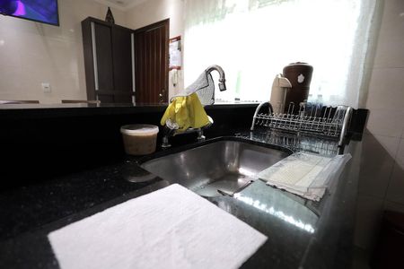 Casa à venda com 226m², 4 quartos e 2 vagas Casa à venda com 226m², 4 quartos e 2 vagasCozinha