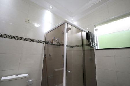 Casa à venda com 226m², 4 quartos e 2 vagas Casa à venda com 226m², 4 quartos e 2 vagasBanheiro