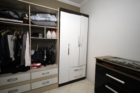 Casa à venda com 226m², 4 quartos e 2 vagas Casa à venda com 226m², 4 quartos e 2 vagasQuarto 2