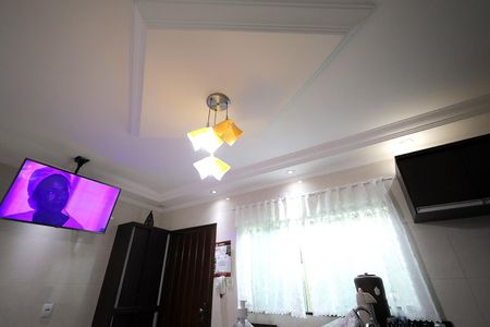 Casa à venda com 226m², 4 quartos e 2 vagas Casa à venda com 226m², 4 quartos e 2 vagasCozinha