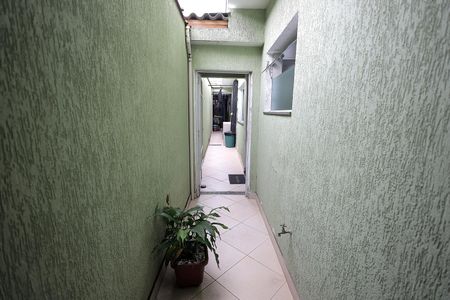 Casa à venda com 226m², 4 quartos e 2 vagas Casa à venda com 226m², 4 quartos e 2 vagasCorredor