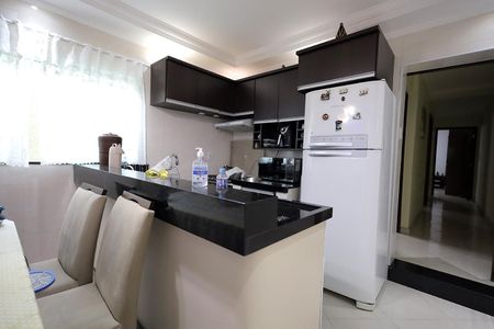Casa à venda com 226m², 4 quartos e 2 vagas Casa à venda com 226m², 4 quartos e 2 vagasCozinha