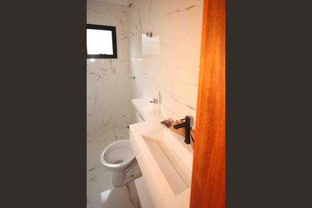 Casa para alugar com 70m², 2 quartos e 1 vaga Casa para alugar com 70m², 2 quartos e 1 vagaBanheiro da Suite