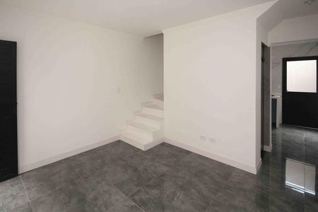 Sala de casa para alugar com 2 quartos, 70m² em São Lucas, São Paulo