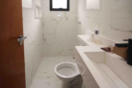 Casa para alugar com 70m², 2 quartos e 1 vaga Casa para alugar com 70m², 2 quartos e 1 vagaBanheiro da Suite