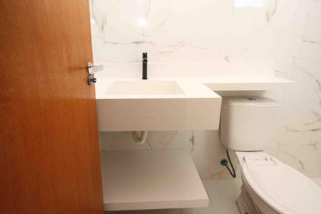 Casa para alugar com 70m², 2 quartos e 1 vaga Casa para alugar com 70m², 2 quartos e 1 vagaBanheiro da Suite