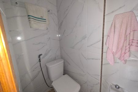 Apartamento para alugar com 61m², 2 quartos e 1 vaga Apartamento para alugar com 61m², 2 quartos e 1 vagaBanheiro da Suíte 1
