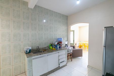Casa à venda com 3 quartos, 380m² em Planalto, Belo Horizonte