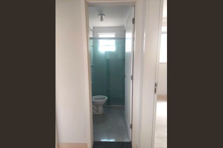 Banheiro  de apartamento para alugar com 2 quartos, 45m² em Fonte Grande, Contagem
