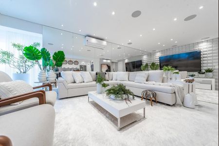 Apartamento para alugar com 184m², 3 quartos e 3 vagas Apartamento para alugar com 184m², 3 quartos e 3 vagasSala