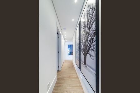 Apartamento para alugar com 184m², 3 quartos e 3 vagas Apartamento para alugar com 184m², 3 quartos e 3 vagasCorredor